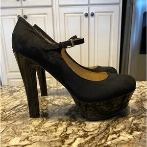 G by Guess Women’s High Heel Shoes. Color Black. Size 10